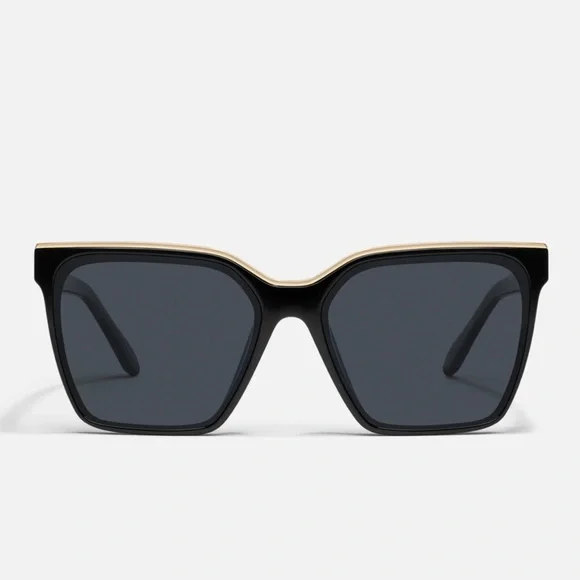 Quay Level Up Polarized Sunnie’s in Black Gold Frame / Smoke Polarized Lens Quay Level Up Black Gold Square Frame / Smoke Lenses  main image 2